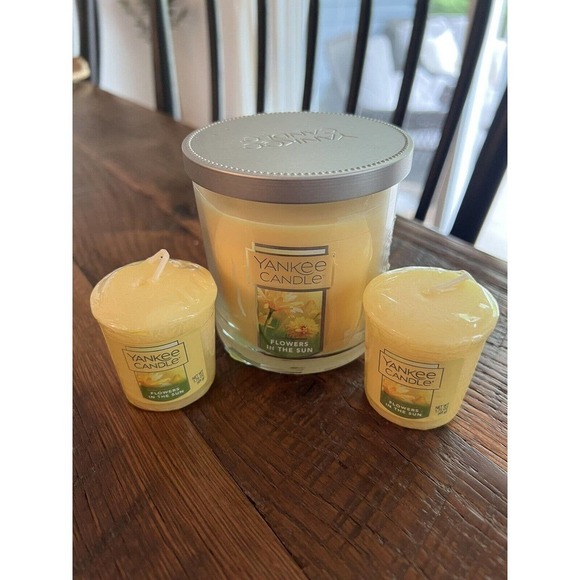 Yankee Candle Flowers in the Sun Jar & 2 Votives New - Picture 1 of 3